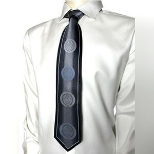 Unique Ottimo Uomo Handmade Silk Tie w/Gray Medallions on Solid Black Never Worn